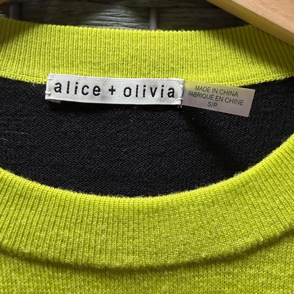 Alice + Olivia Gleeson "Girl Gang" Intarsia Wool-Blend Sweater in Small - Picture 5 of 6